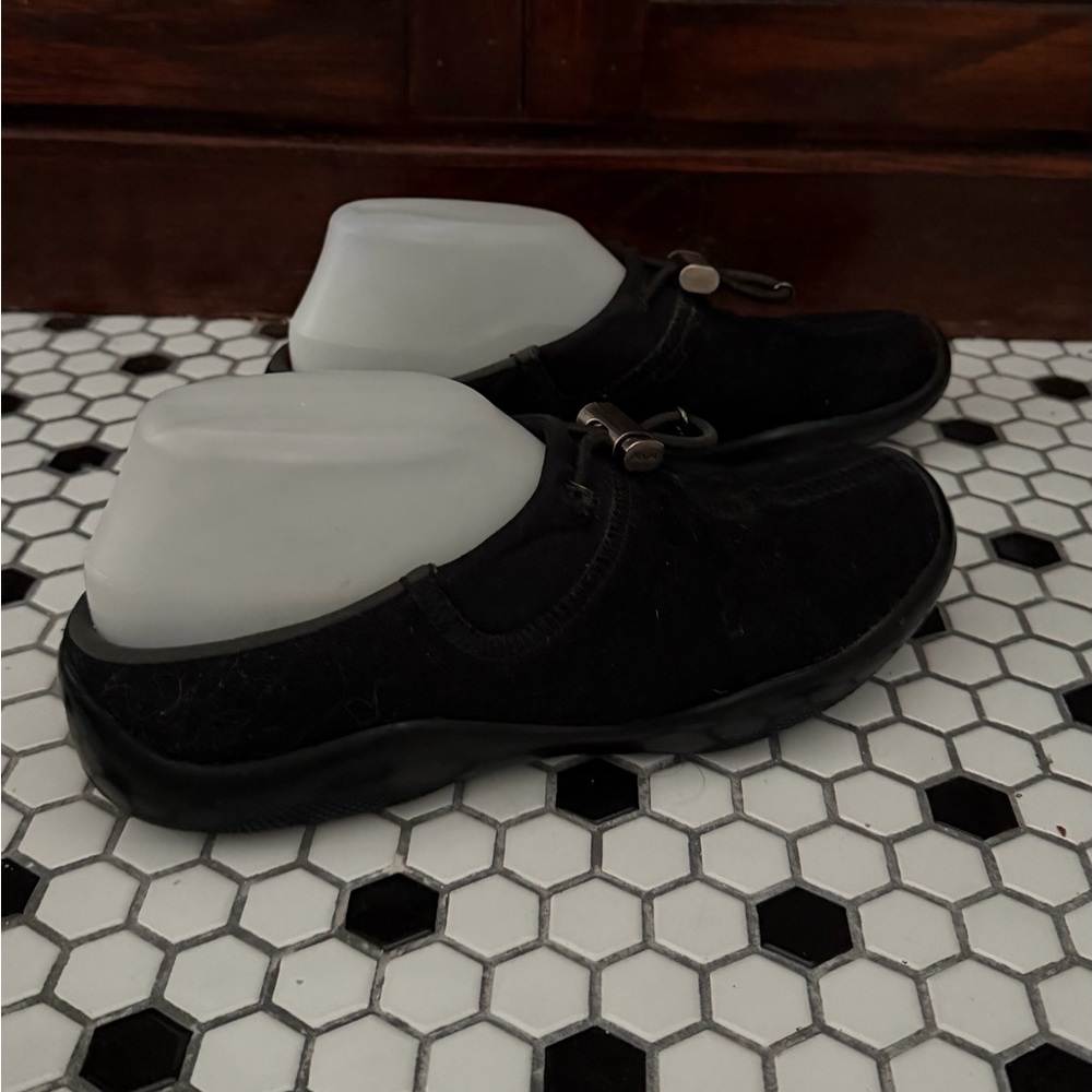 Authentic Prada Y2K Black Wool Rubber Flat Slip On Clogs - Size 7.5 - Picture 11 of 14